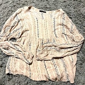 Women’s medium blouse
